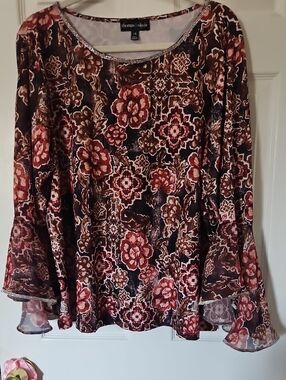 Floral Bell-Sleeve Blouse in Burgundy